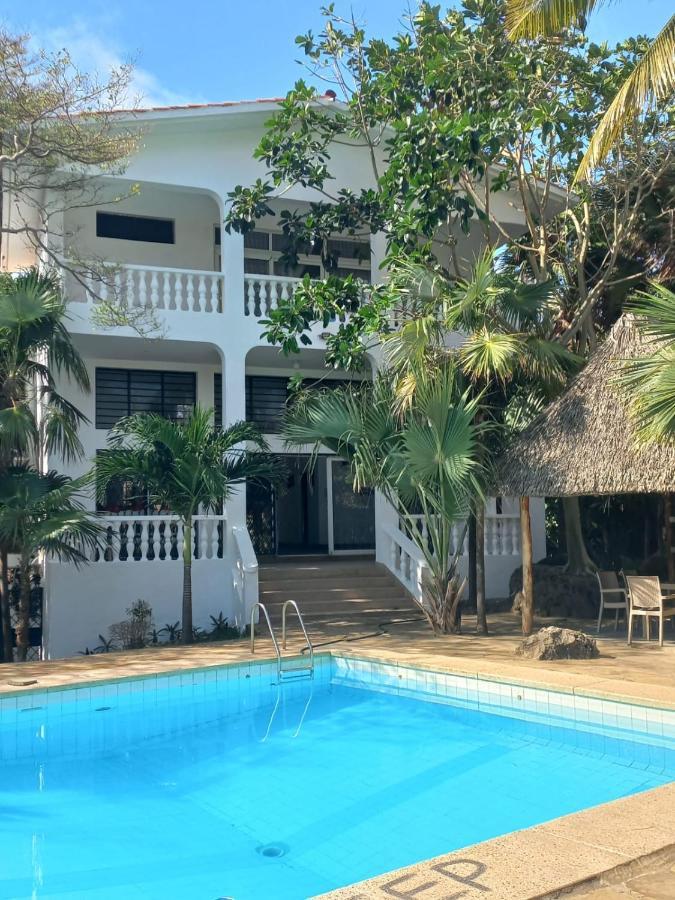 Maasai Villas Момбаса Екстериор снимка