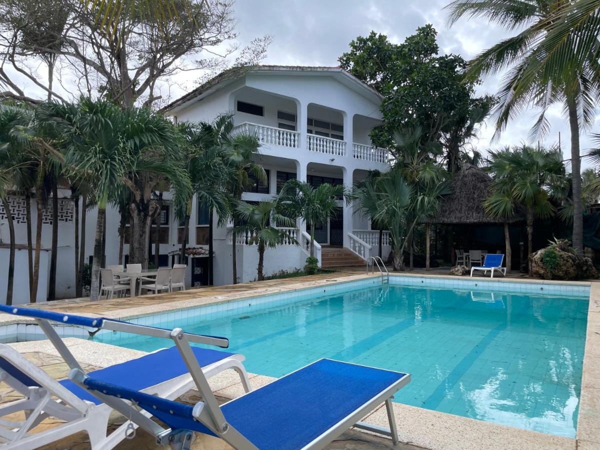 Maasai Villas Момбаса Екстериор снимка