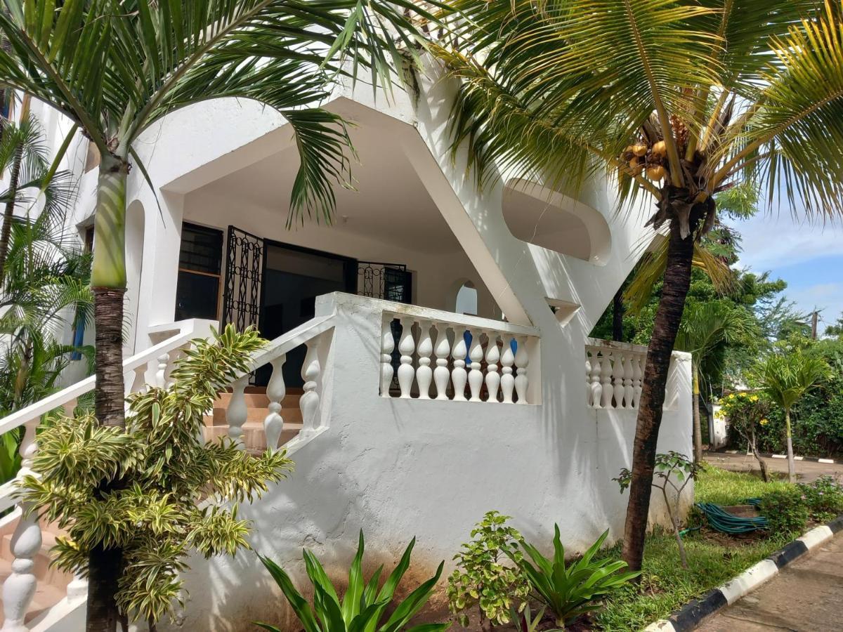 Maasai Villas Момбаса Екстериор снимка